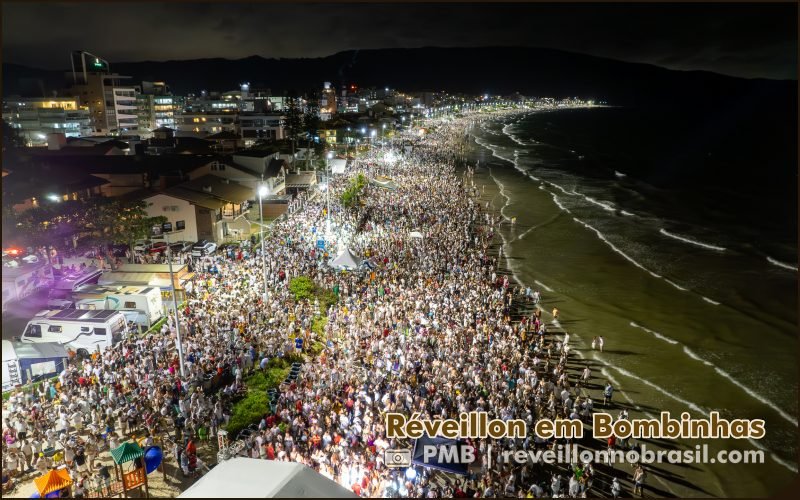 Bombinhas Réveillon 2025 litoral catarinense : programação gratuita e aberta ao público com DJ's, shows e queima de fogos no Centro, Bombas e Zimbro