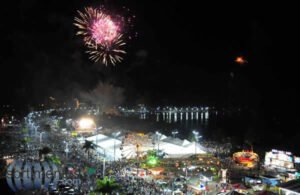 Programação completa do Réveillon 2026 de Caraguatatuba : shows e queima de fogos na virada de ano