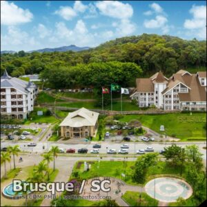 Brusque Réveillon 2026 em Santa Catarina : queima de fogos e shows com artistas locais